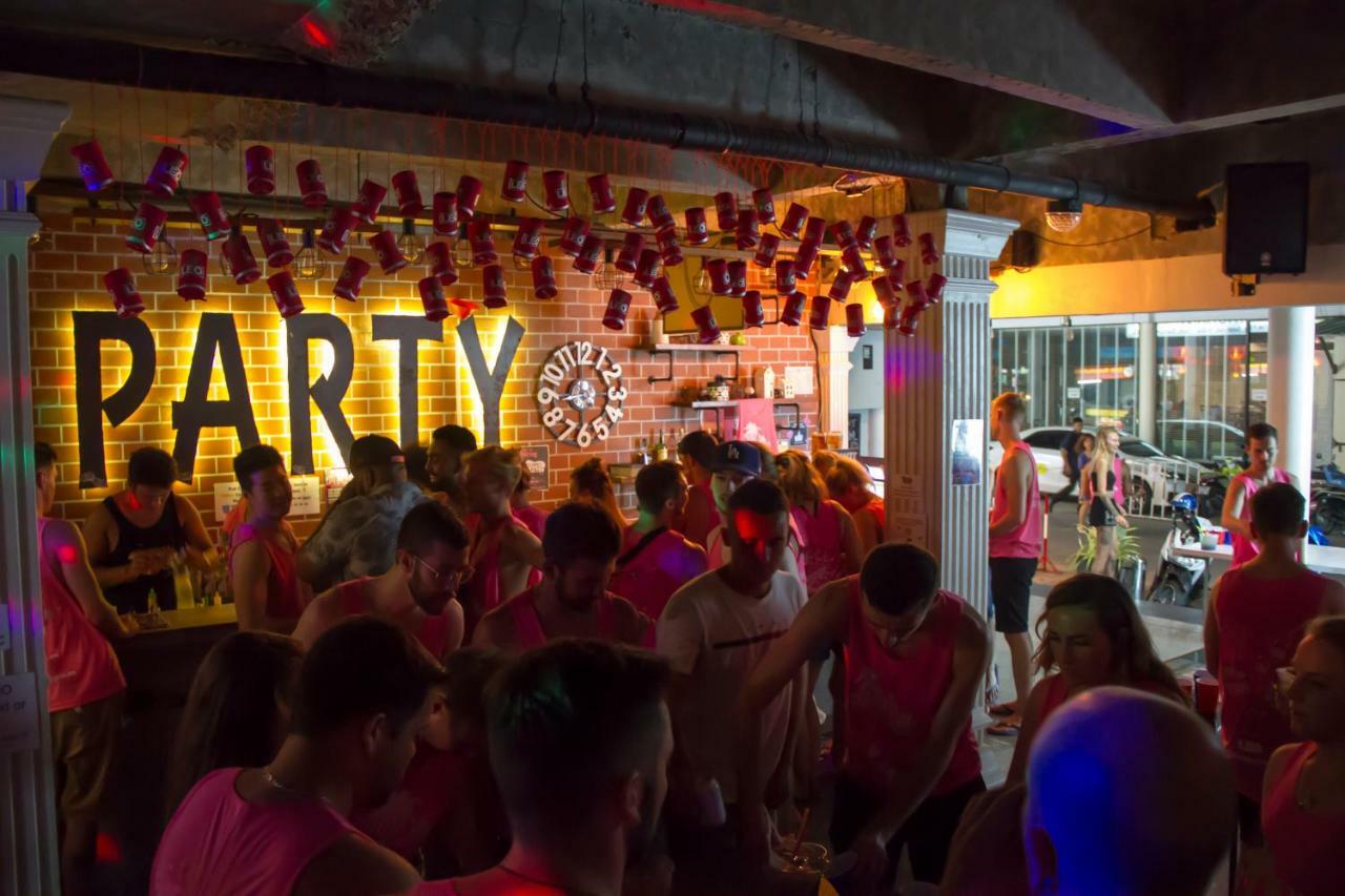 Bodega Patong Phuket Hostel Bagian luar foto